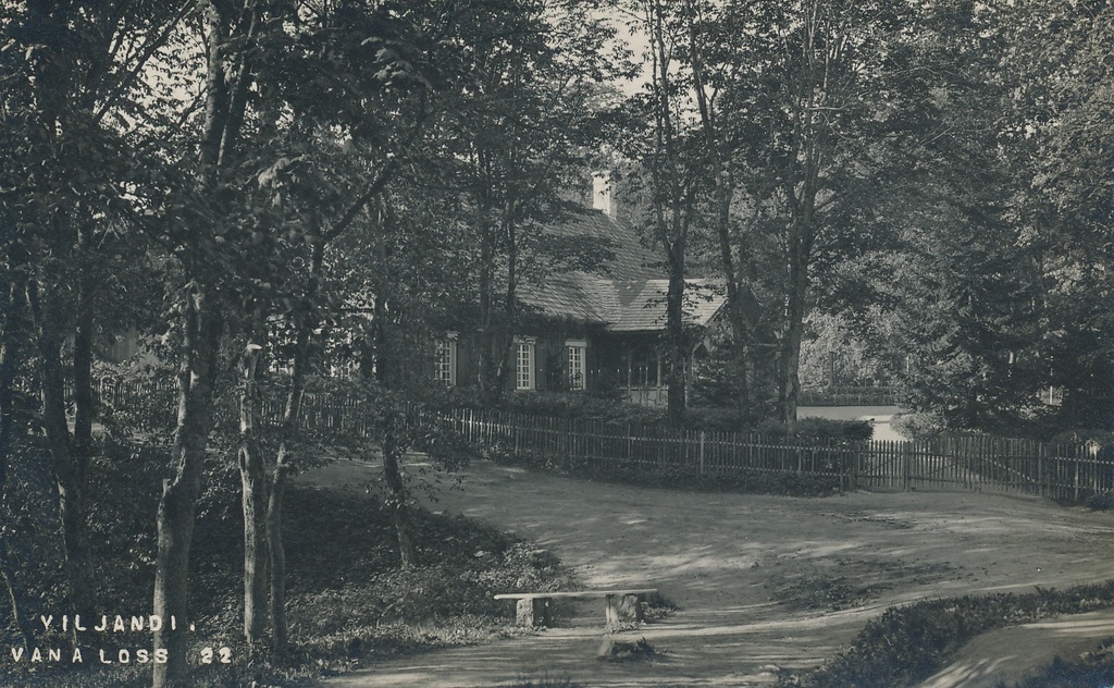 foto, Viljandi mõis, vana peahoone (Vana loss, I Kirsimägi)), u 1905 foto J. Riet