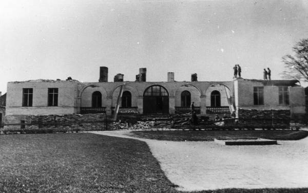Postijaama lammutamine Riia mäel.
Tartu, ca 1939.