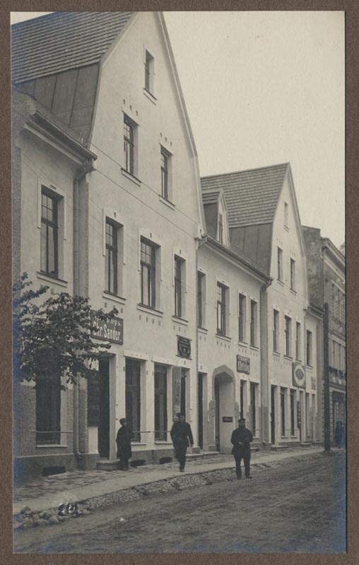 foto albumis, Viljandi, Lossi tn 28, Sanderi maja, u 1915, foto J. Riet