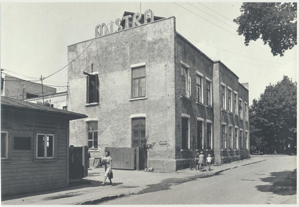 foto, Viljandi, Tallinna Laustekstiili Teadus- ja Tootmiskoondise Mistra Viljandi Eksperimentaalvabrik, välisvaade, 1983, foto K. Kuusk