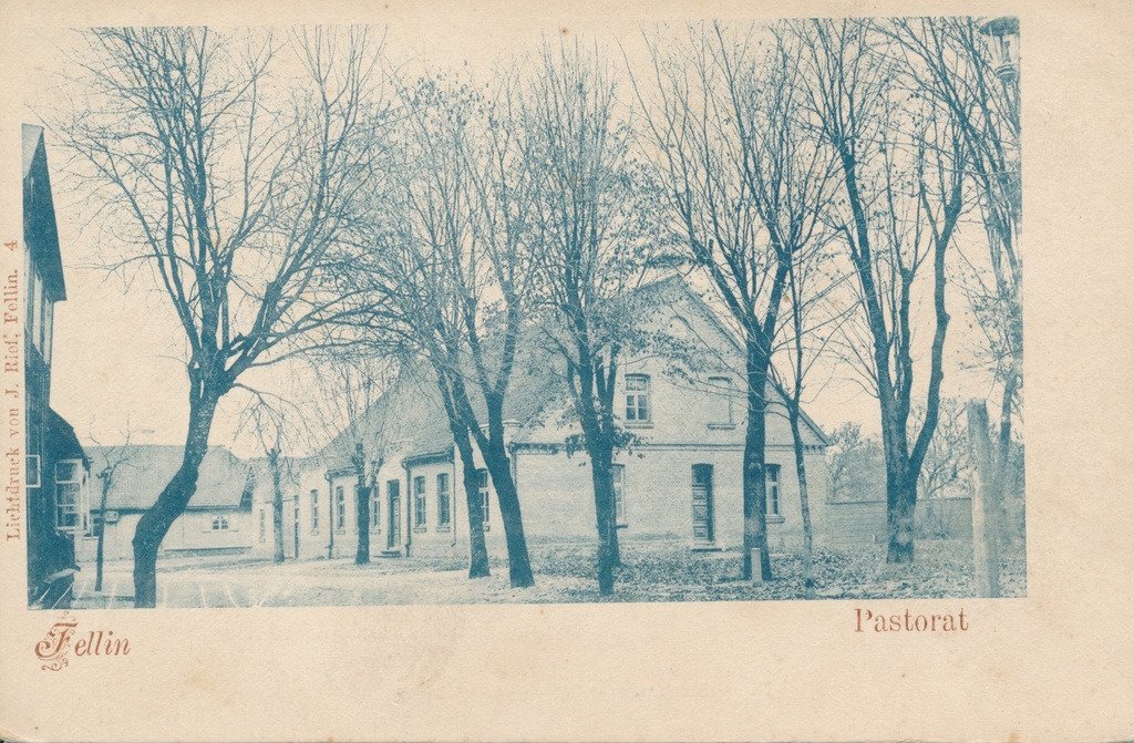 trükipostkaart Viljandi Jaani kogudus, pastoraat (Pikk tn 8) u 1905 foto J. Riet