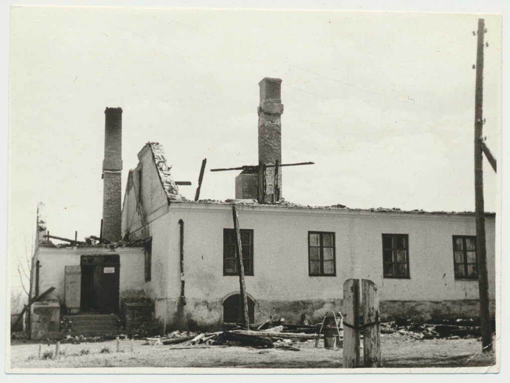 foto, Viljandimaa, Halliste pastoraat, varemetes, u 1960?