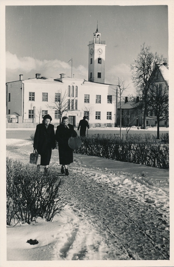 foto, Viljandi, Linnaväljak, raekoda, u 1960