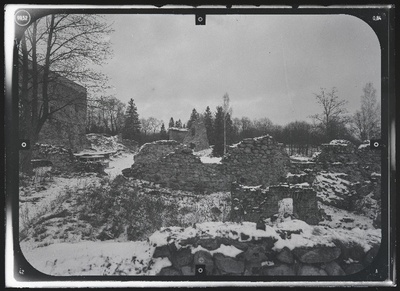 Viljandi, Lossimäed. Viljandi ordulinnuse varemed vallikraaviga. Stereofotogramm-meetriline mõõdistamine.  similar photo