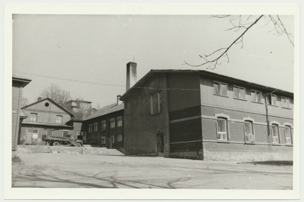 foto, Viljandi, Ranna pst 6 turismibaas Kalev, endine tapamaja, 1981