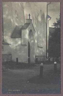 foto albumis, Viljandi, Jaani kirik, peauks, u 1915, foto J. Riet  duplicate photo