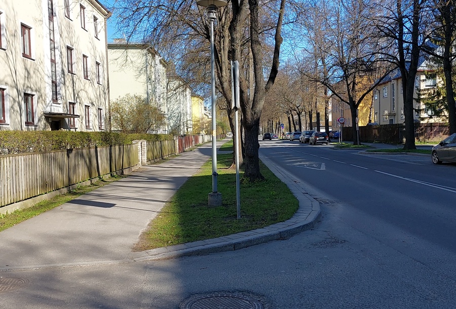 Tilting works on the Ristiku Street rephoto