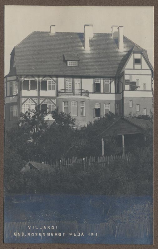 foto albumis, Viljandi, G.Rosenbergi maja, Pikk tn 33, u 1915, foto J. Riet