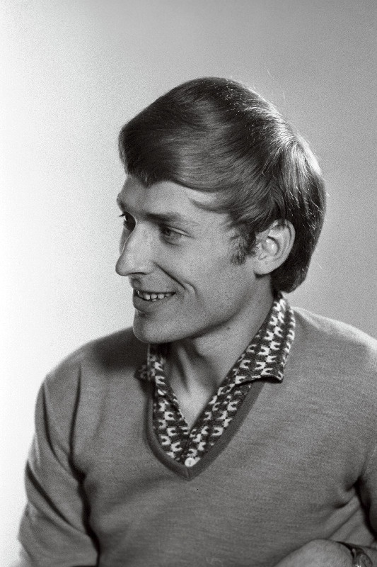 Roo, Ago - Tallinna Riikliku Konservatooriumi lavakunstikateedri 3. lennu lõpetaja.