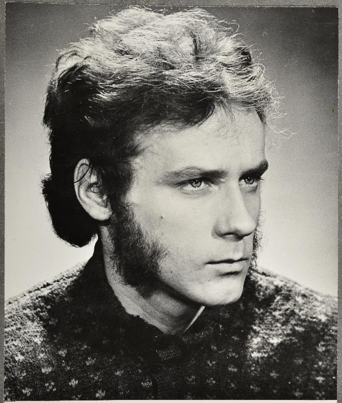 Aksel - Tallinna Draamateatri näitleja Raivo Trass.