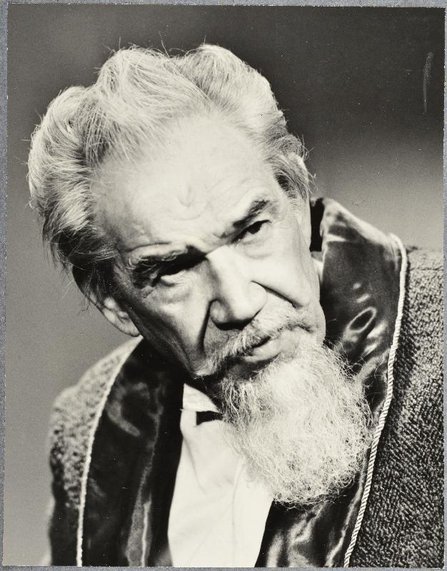 Maurus - näitleja Kaarel Karm.