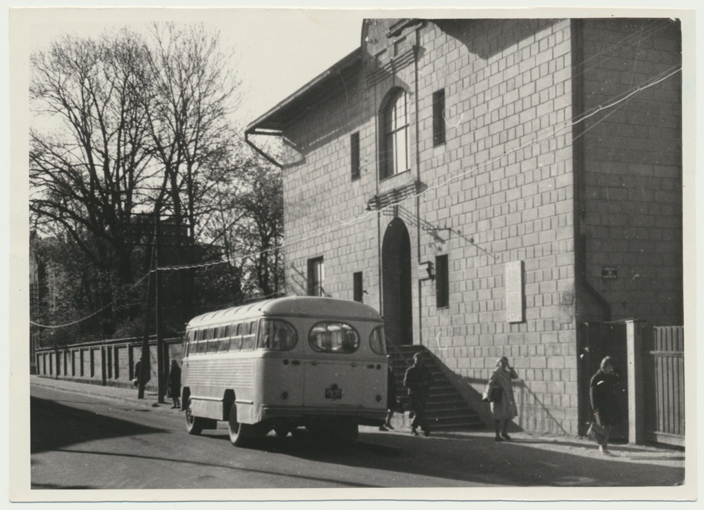 foto, Viljandi, Jakobsoni tn 14, sõjakomissariaat, u 1960, foto A. Kiisla