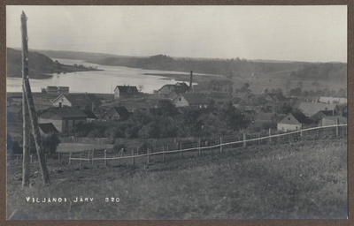 foto albumis, Viljandi, järv ümbrusega Jakobsoni mäelt, u 1920, foto J. Riet  duplicate photo