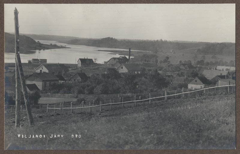 foto albumis, Viljandi, järv ümbrusega Jakobsoni mäelt, u 1920, foto J. Riet