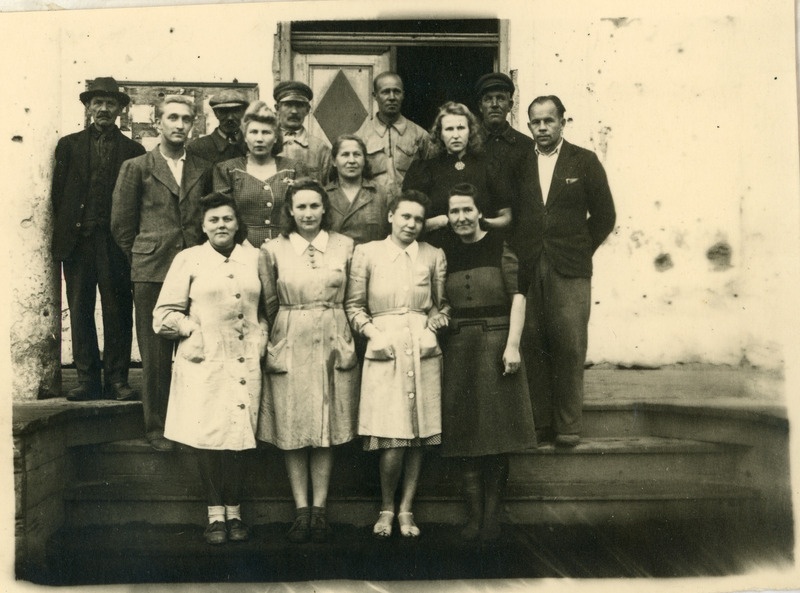 Jõhvi Tarvitajate Kooperatiivi töötajad 1948.a.