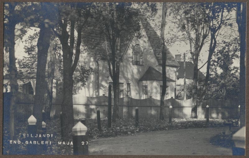 foto albumis, Viljandi, Gableri maja, Pikk tn 4, u 1910 foto J. Riet