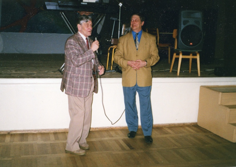 Põlisjõhvilaste II kokkutulek, 27.03.1999.a. Kokkutulekut juhatasid Eugen Vaher ja Einar Iila