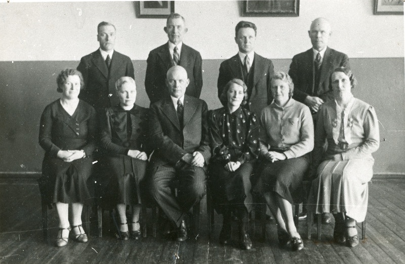 Pilk minevikku. Jõhvi algkooli õpetajad, 1937 a.