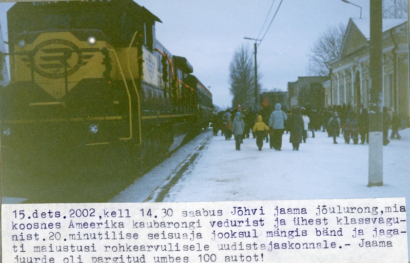 15.12.2002.a. saabus Jõhvi jaama jõulurong.