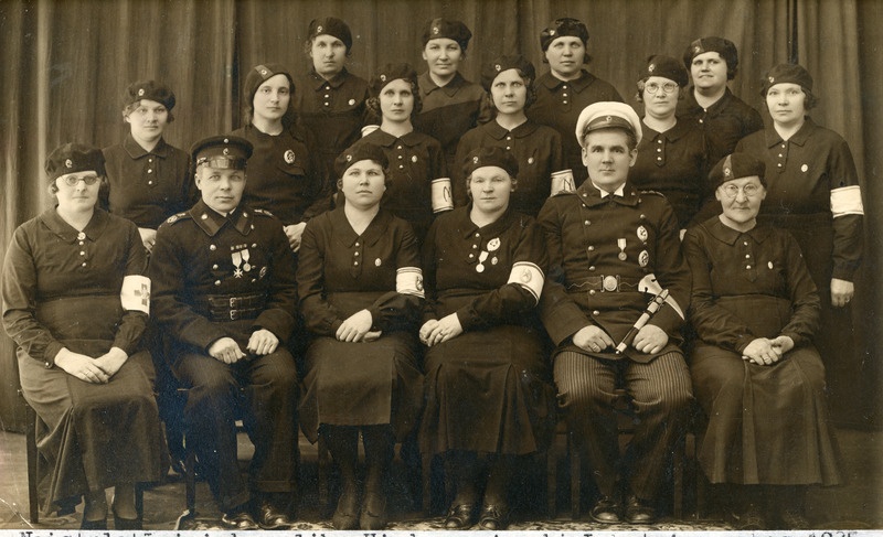 Naistuletõrjujad pealiku Hindpere ja abi Lokota´ga