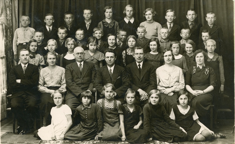 Jõhvi algkooli 4. klass 1934/35 õppeaastal.