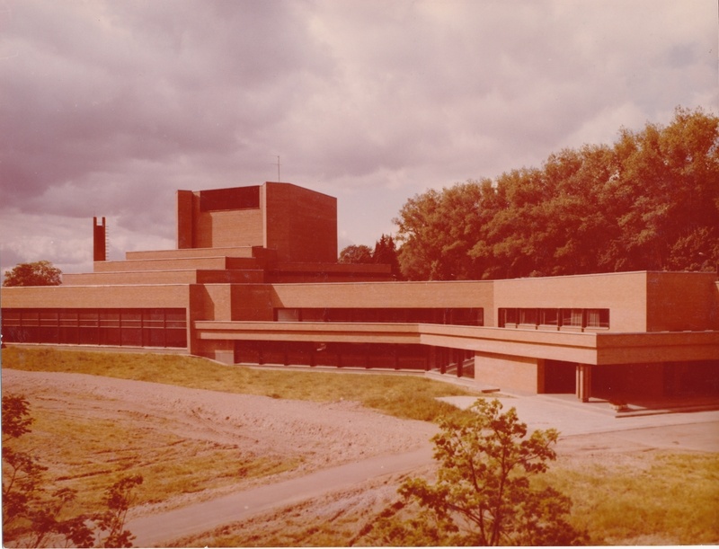 foto, Viljandi, teater Ugala, välisvaade, 1983, värviline, foto I. Tavaste
