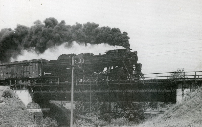 Pilk minevikku. Kitsarööpmeline vedur Sk 1-4-0 320 HJ 75 km/h