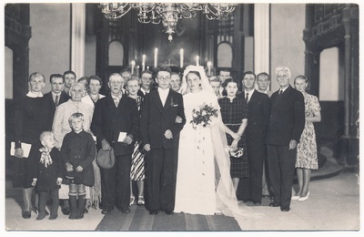 foto, laulatus, Johannes Luik ja Salme Luik (Tombak), Viljandi Pauluse kirik, paremal Anton Suurkask, 10.08.1940  duplicate photo