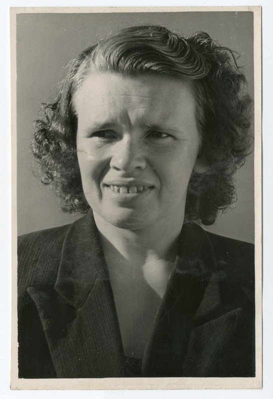 Foto, must-valge. Meida Žaitseva