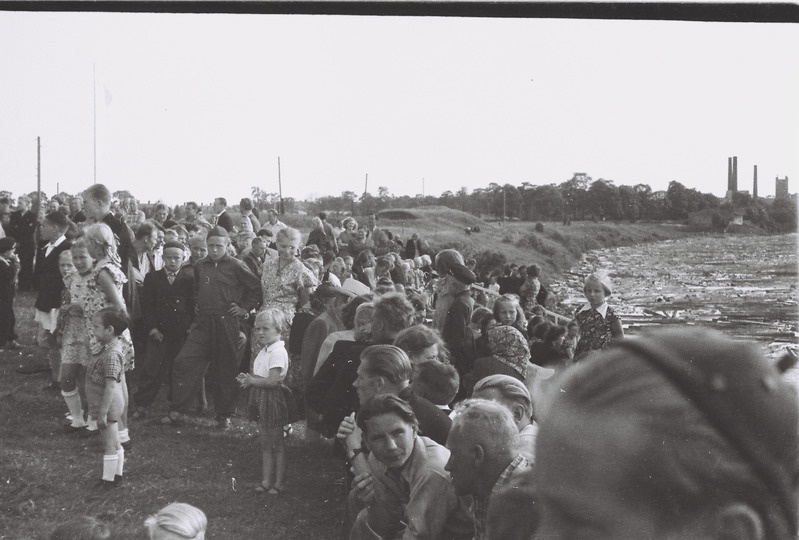 Negatiiv. Sindi ujula avavõistlused