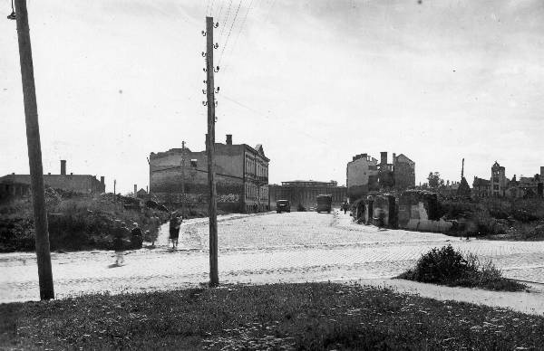 II maailmasõja järgsed varemed: Holmi t. Taga turuhoone. Tartu, 1946.