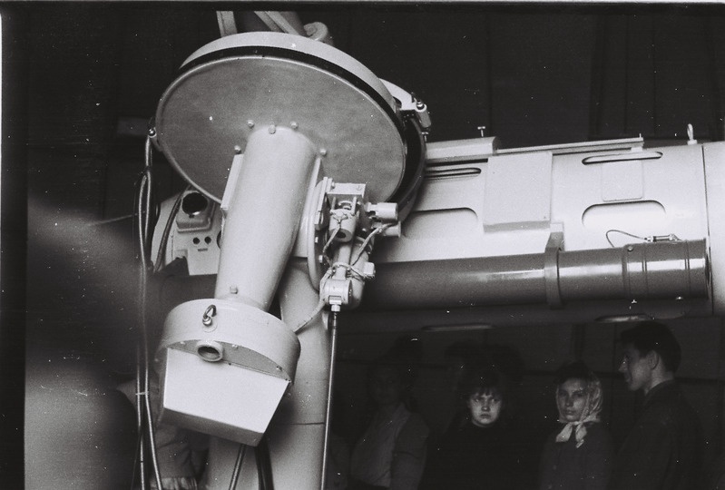 Negatiiv. Refraktor Tõravere observatooriumis