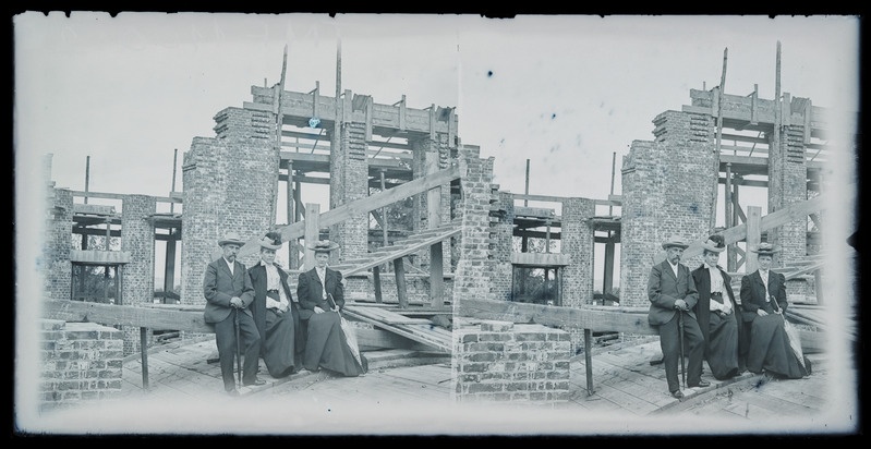 Klaasnegatiiv. Stereofoto: Vanemuise teatrimaja ehitamine (Aia t). Tartu, 1904-1905.