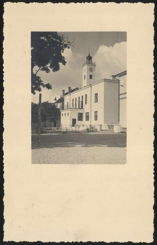 fotopostkaart, Viljandi, uus raekoda, õue poolt, u 1934, foto A. Kivilo?