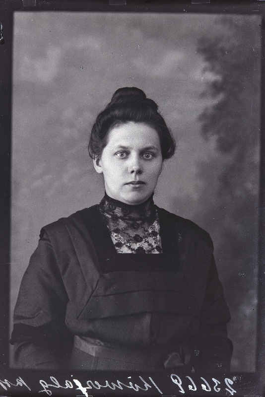 Leene Kõwerjalg (Leena Kõverjalg, snd Wares).