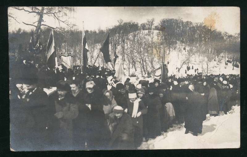 foto, Viljandi, Huntaugu mägi, 1905. aasta? meeleavaldus, talv, rongkäik