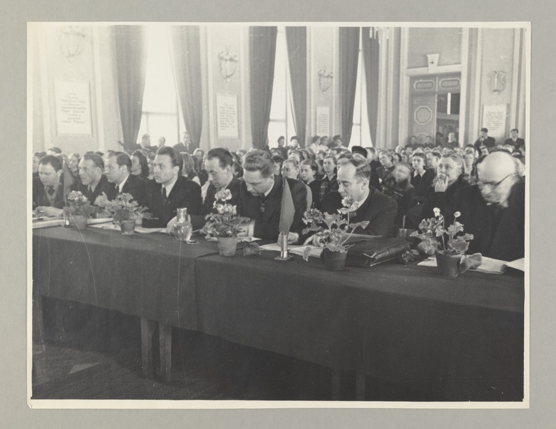 ENSV kolhoositalurahva kunstilise isetegevuse II vabariiklik ülevaatus. Kolhoositalurahva kunstilise isetegevuse ülevaatuse žürii.