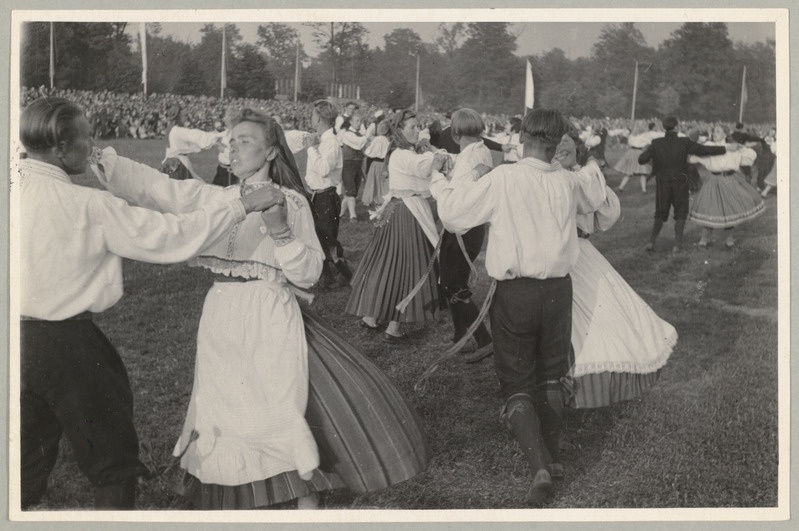 III üldtantsupidu 27. juunil 1947. Rahvatants "Tuljak".