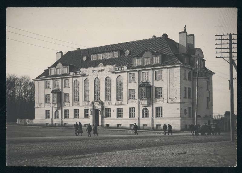 fotopostkaart, Viljandi, Vabaduse plats, Eesti Panga Viljandi osakonna hoone,  hobuvankrid, inimesed, 1929, foto J. Riet