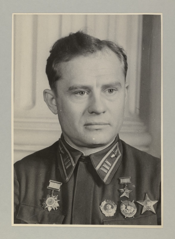 Nõukogude Liidu kangelane alampolkovnik Endel Karli p. Puusepp.