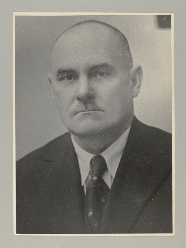 Aamisepp, Julius - Stalini preemia laureaat, ENSV Teaduste Akadeemia korrespondeeriv liige, Riikliku Jõgeva sordiaretusjaama selektsiooni osakonna juhataja. Stalini II järgu preemia määrati uute vähikindlate kartulisortide aretamise eest.