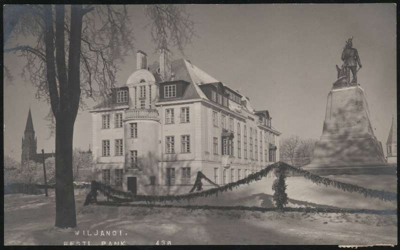fotopostkaart, Viljandi, Vabaduse plats, Eesti Panga Viljandi osakonna hoone ja Eesti Vabadussõjas langenute mälestussammas, Pauluse kiriku torn, vene kiriku torn, talv, veebruar 1928, foto J. Riet