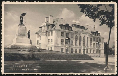 fotopostkaart, Viljandi, Eesti Panga Viljandi osakonna hoone, Eesti Vabadussõjas langenute mälestussammas, 1929, foto J. Riet  similar photo