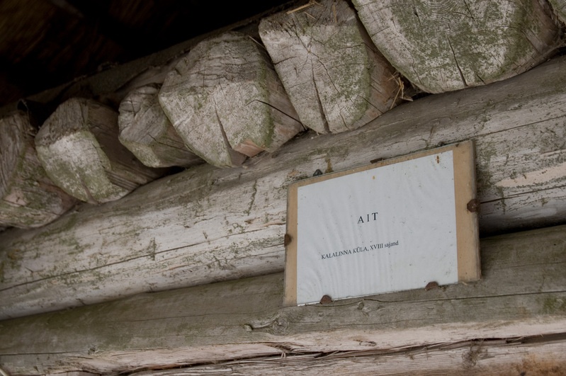 Silt Paduvere talumuuseumi aida seinal