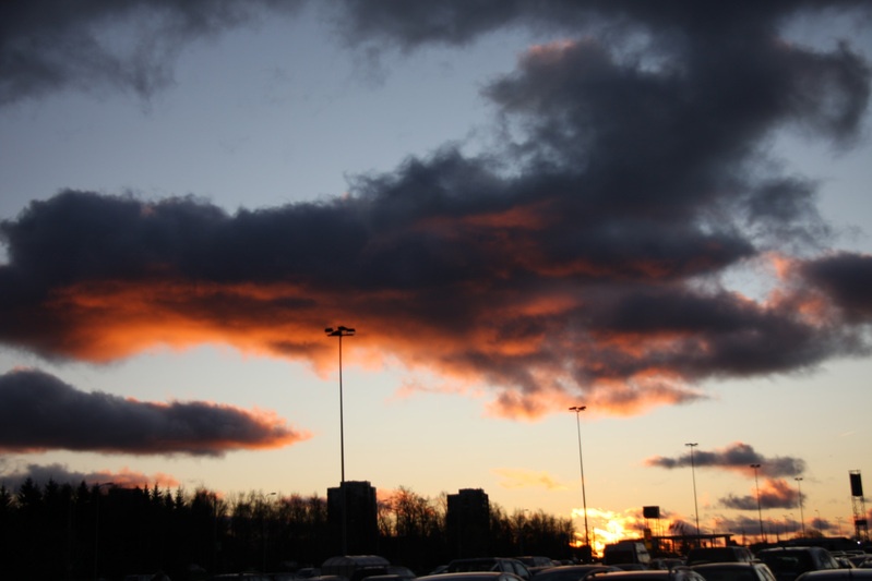 Vaade õhtutaevasse Tallinna kohal