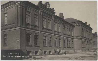 fotopostkaart, Viljandi, Uueveski tee 1, maagümnaasium, u 1915, foto J. Riet  duplicate photo