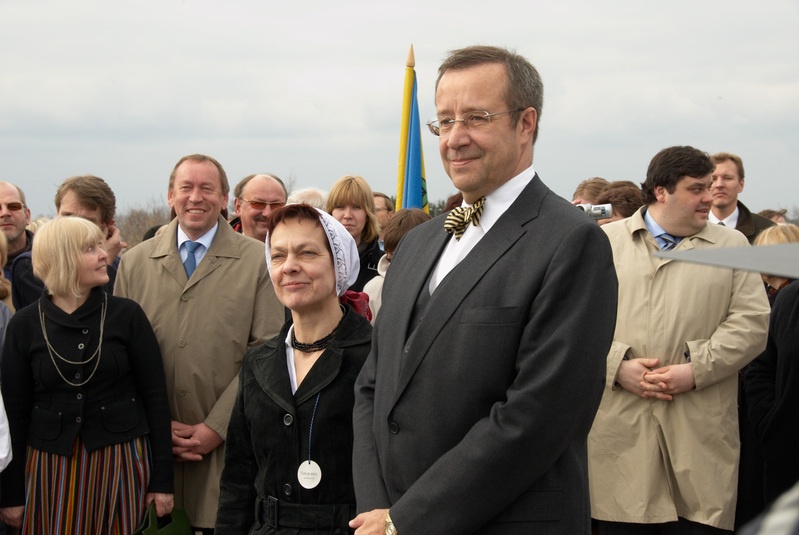 President Toomas-Hendrik Ilves ja Krista Aru ning kohalviibijad