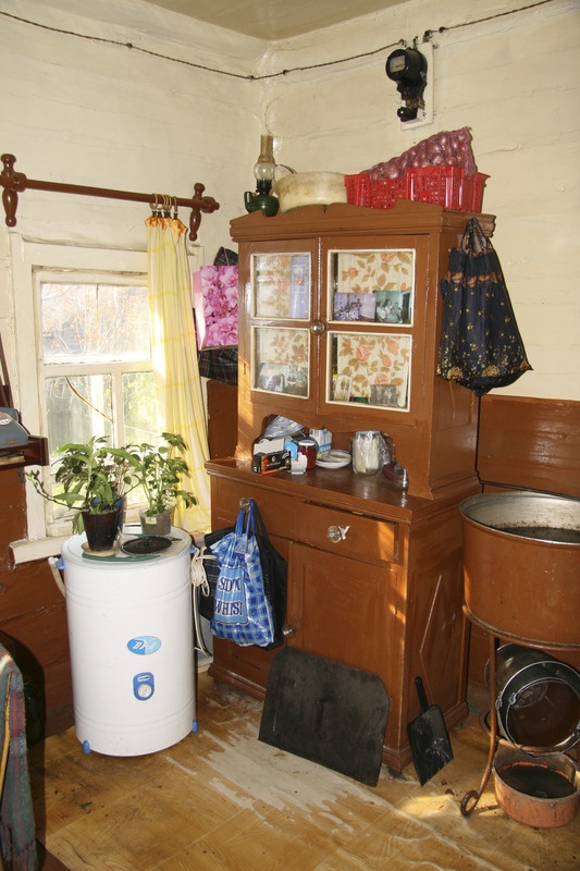 Ust-Kulomi alevi elaniku Klavdia Jegorjevna Lipina köögikapp