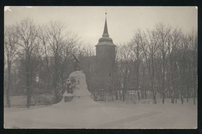 fotopostkaart, Viljandi, Eesti Vabadussõjas langenute mälestussammas, talv, Jaani kirik, u 1935