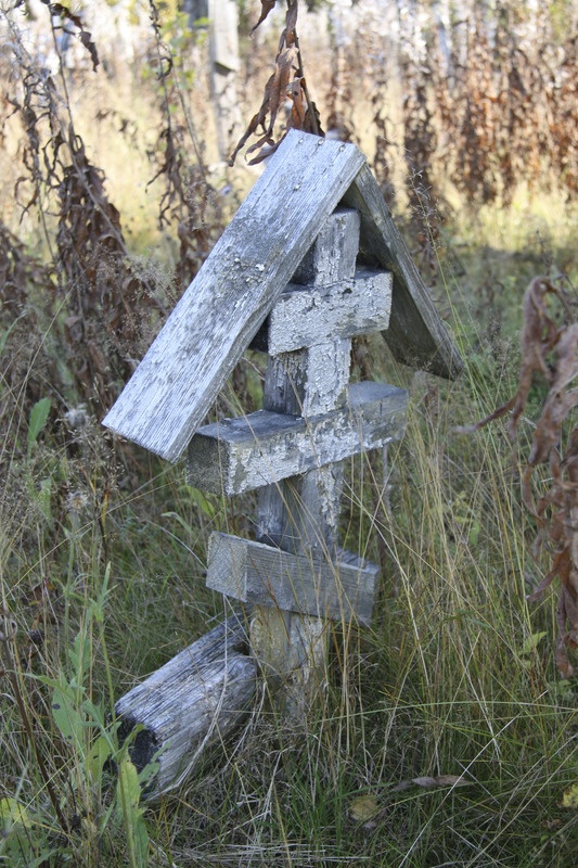 Mõjoldino küla surnuaed.